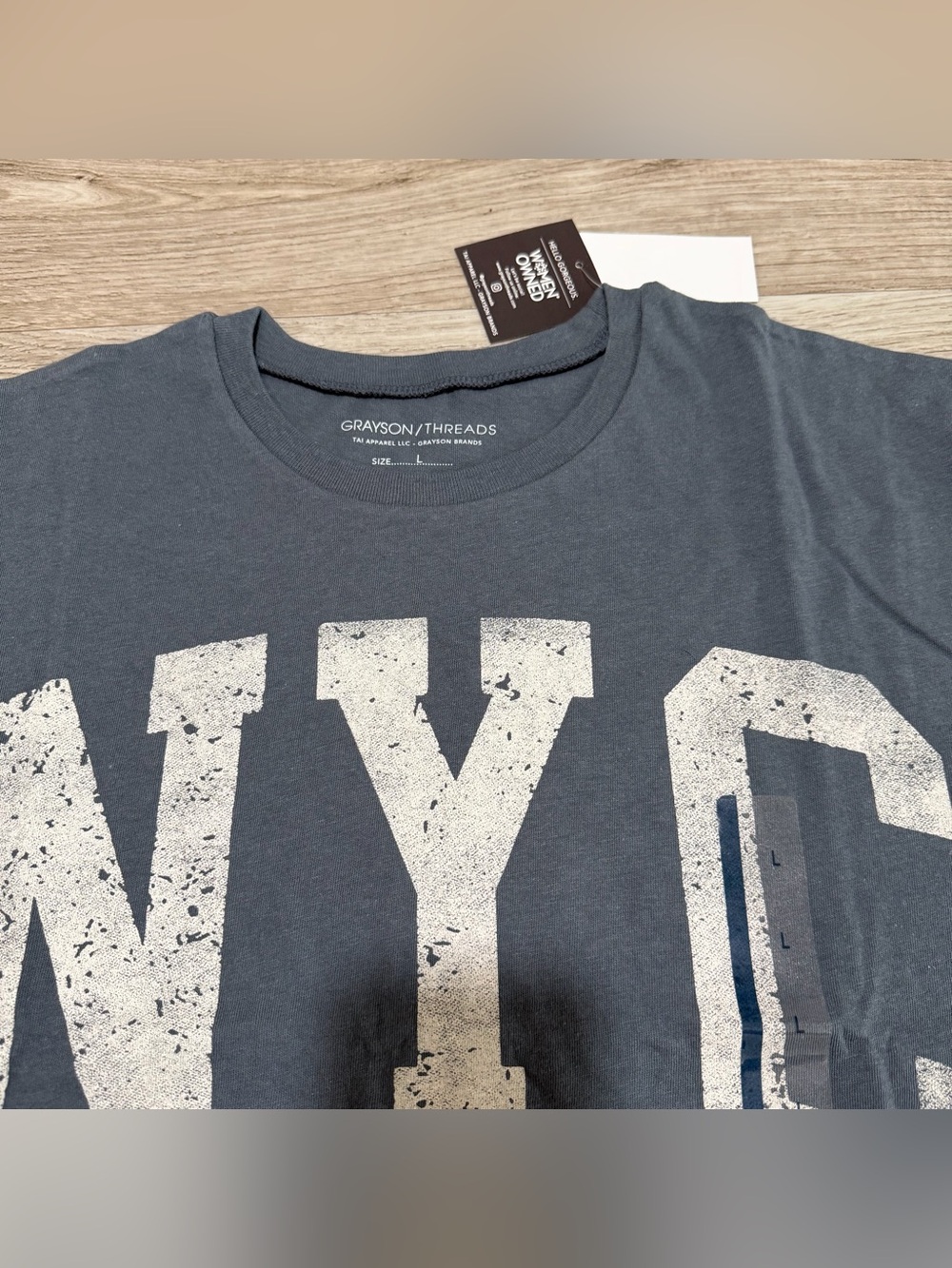 Grayson Threads Women’s NYC Graphic Tee in Charcoal Gray Size Large - Picture 3 of 4